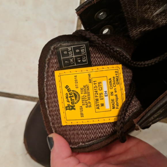 Dr Martens brown steel toe industrial boots.  8 men's, 9 ladies - Picture 3 of 5